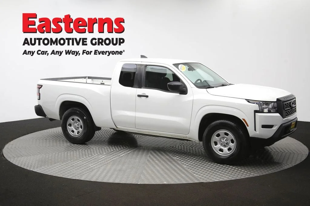 Used 2022 White Nissan S image 48