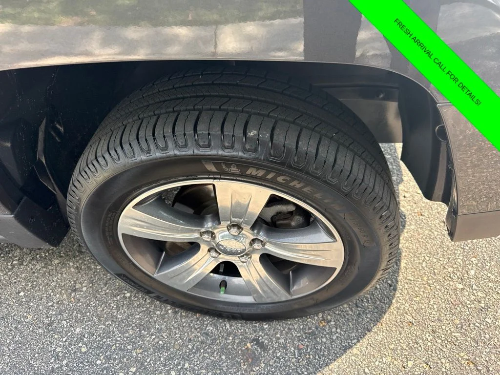 Used 2016 Crystal Metallic Jeep Latitude image 5