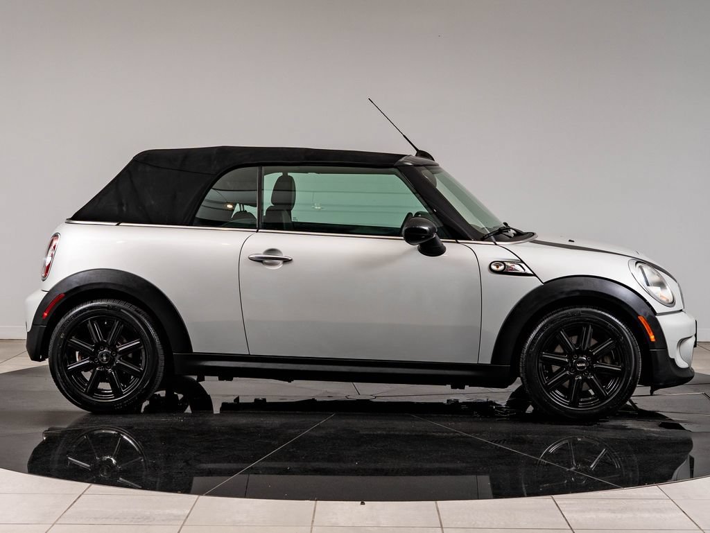 Used 2014 White Silver MINI  image 11