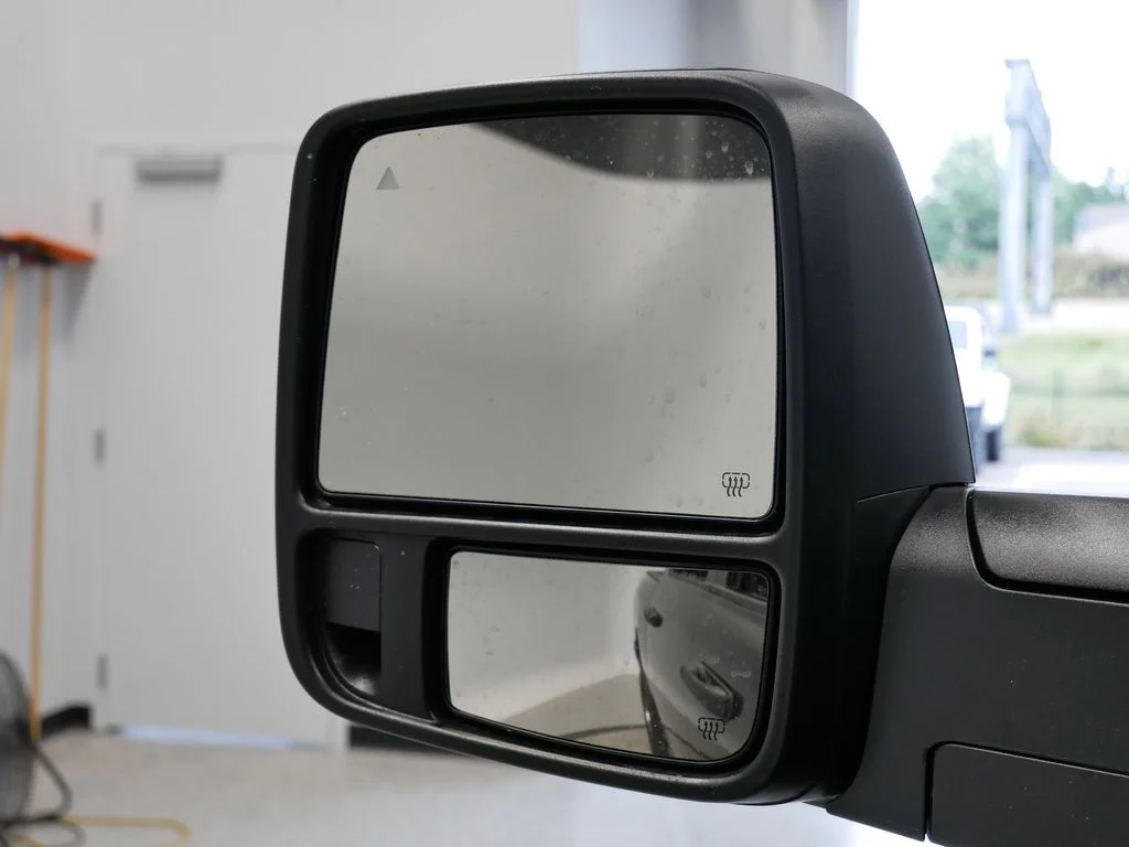 New 2026 Diamond Black Crystal Pearl-Coat Exterior Paint Ram Big Horn image 22