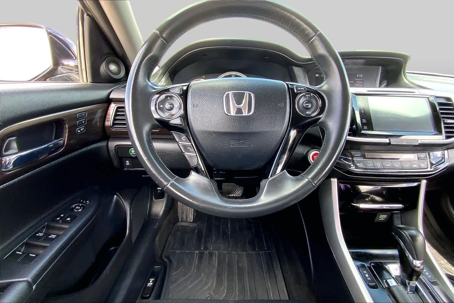 Used 2017 Crystal Black Pearl Honda EX-L image 6