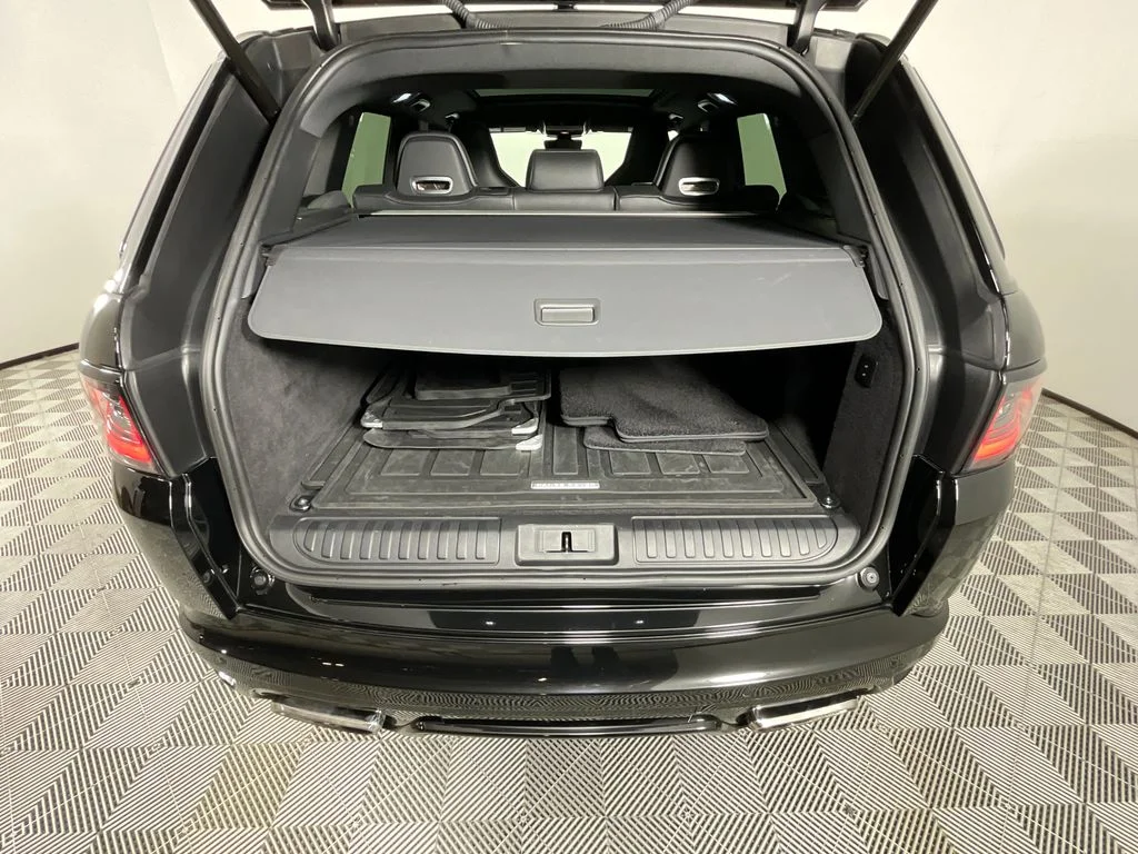 Used 2022 Black Land Rover SVR image 28