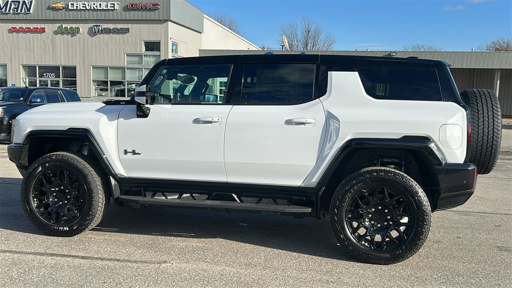 New 2025 Interstellar White GMC 2X image 6