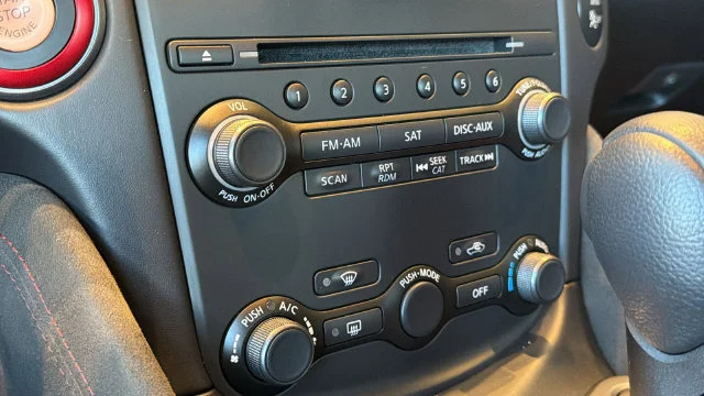 Used 2019 White Nissan Nismo image 14