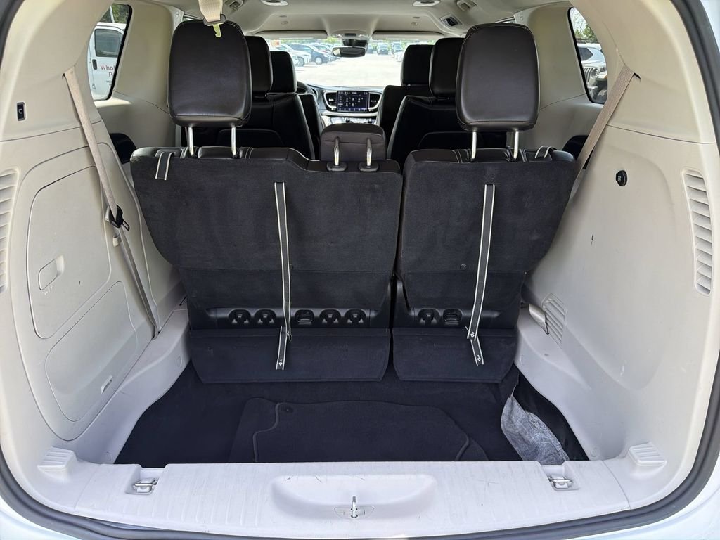 Used 2023 White Chrysler Touring L image 21