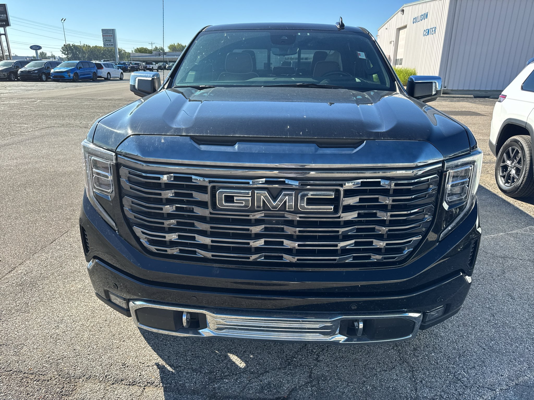 Used 2024 Onyx Black GMC Denali Ultimate image 4