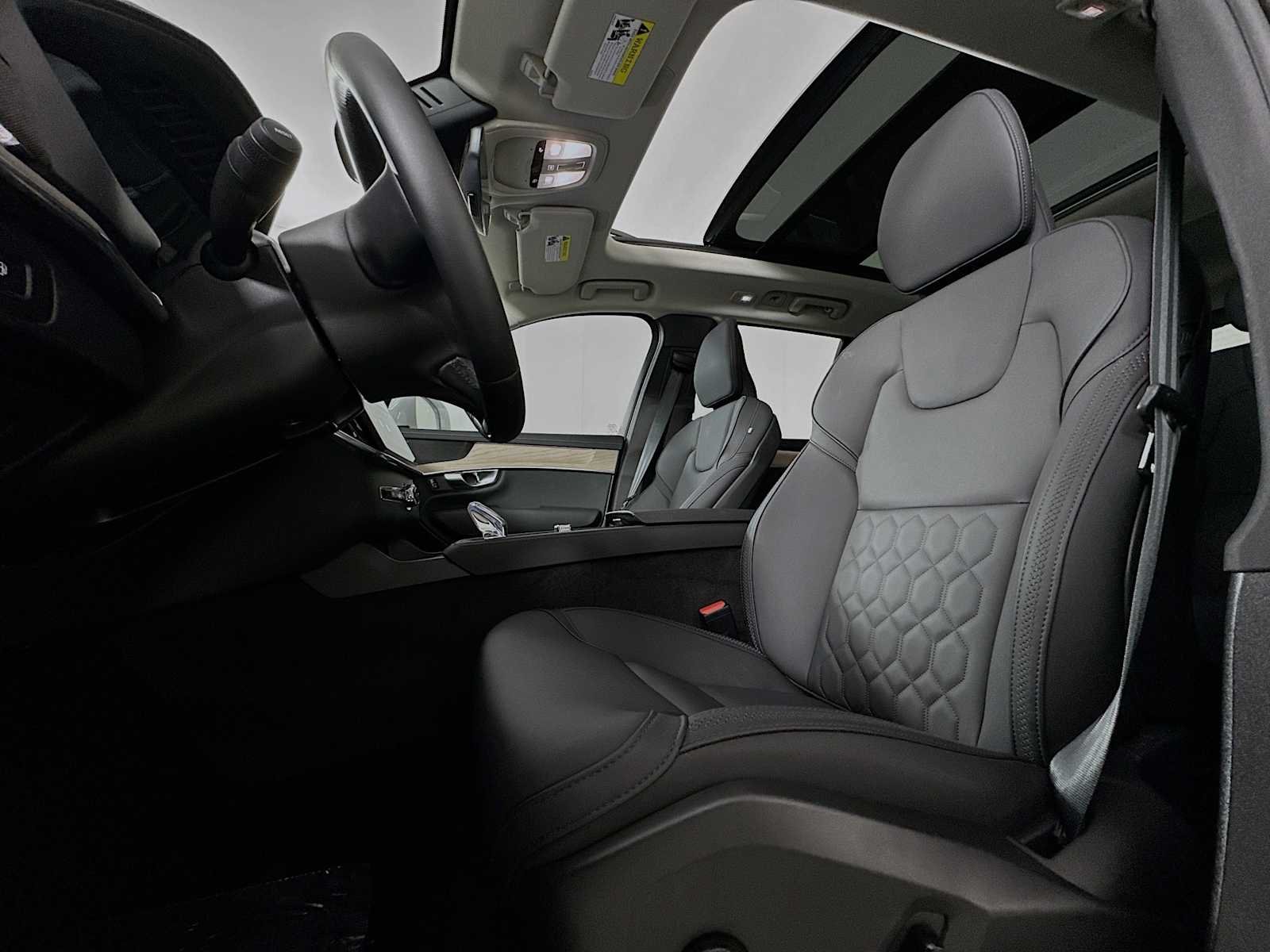Certified Used 2025 Crystal White Volvo Plus image 19