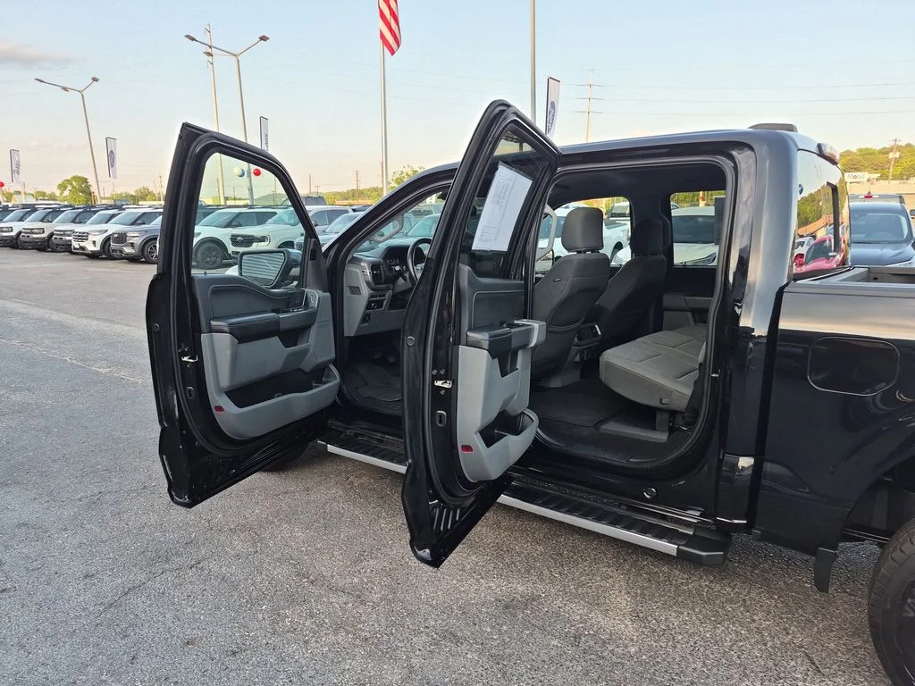 Used 2024 Black Metallic Ford XLT image 18