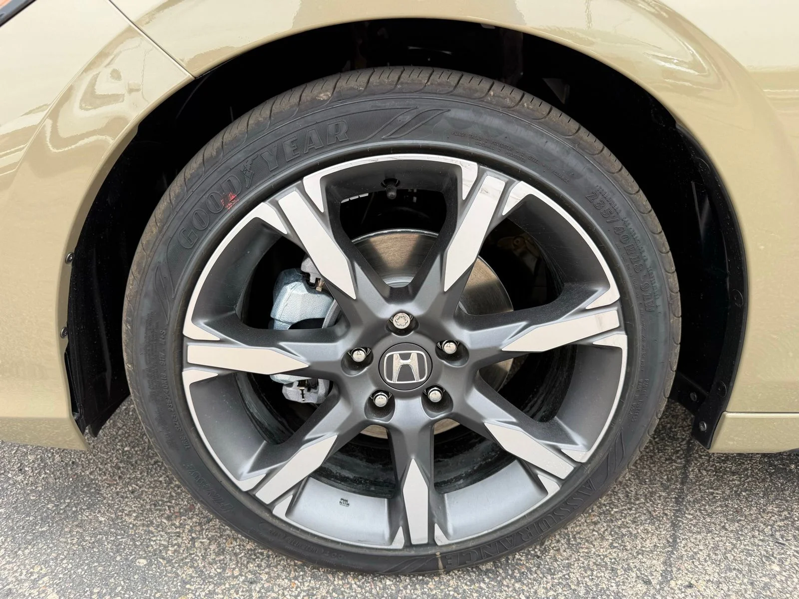 New 2026 Sand Dune Pearl Honda Sport Touring image 38