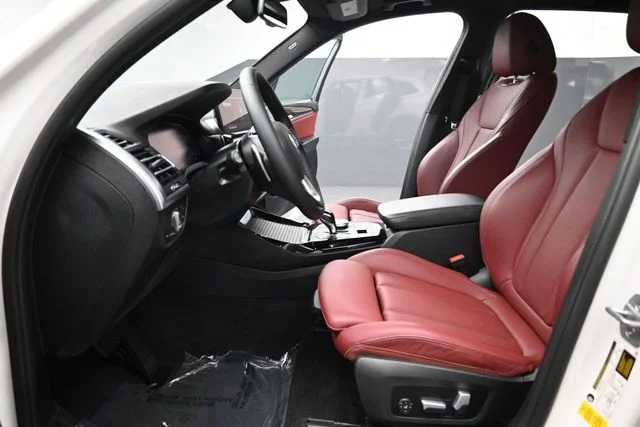 Used 2023 White BMW sDrive30i image 17