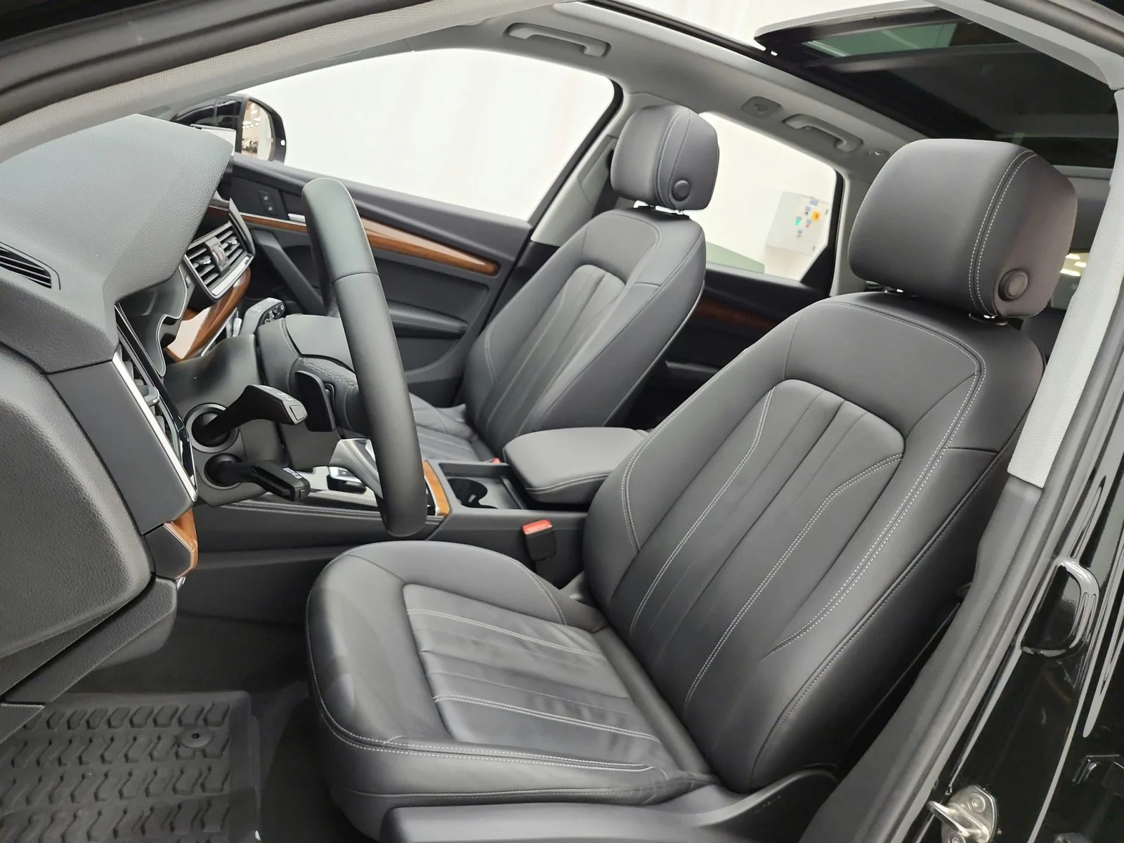 Used 2023 Mythos Black Metallic Audi S line Premium Plus image 10
