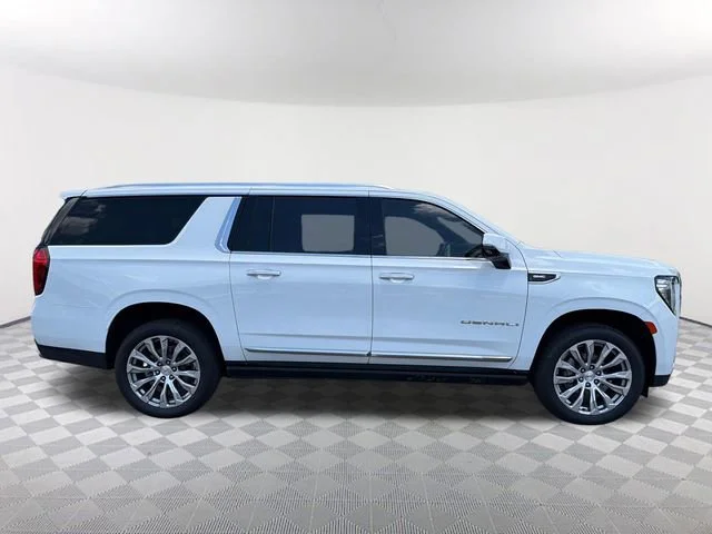 Used 2023 Summit White GMC Denali image 4