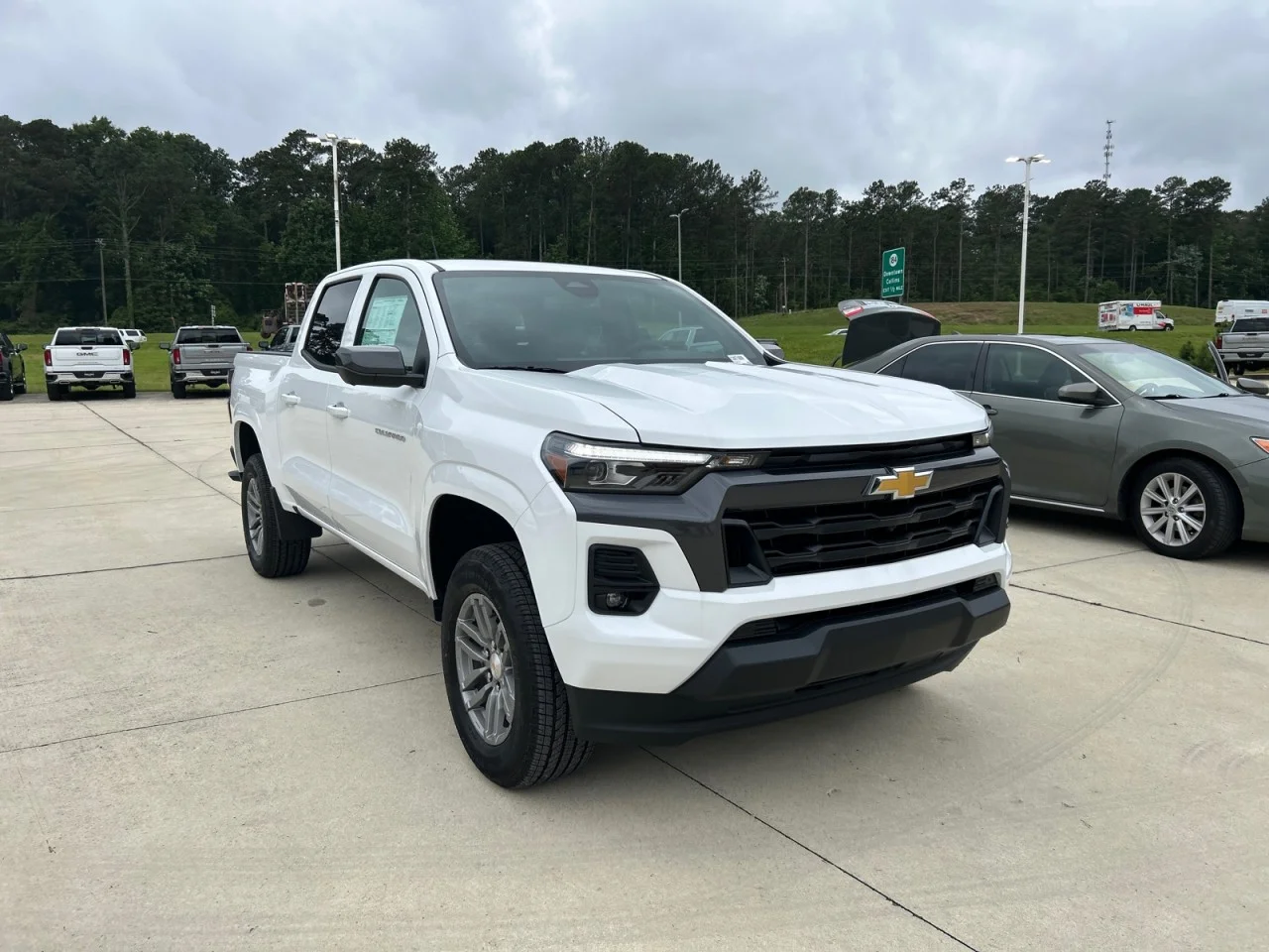 New 2026 Summit White Chevrolet LT image 2