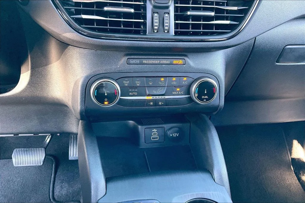 Used 2025 Gray Ford ST-Line image 36