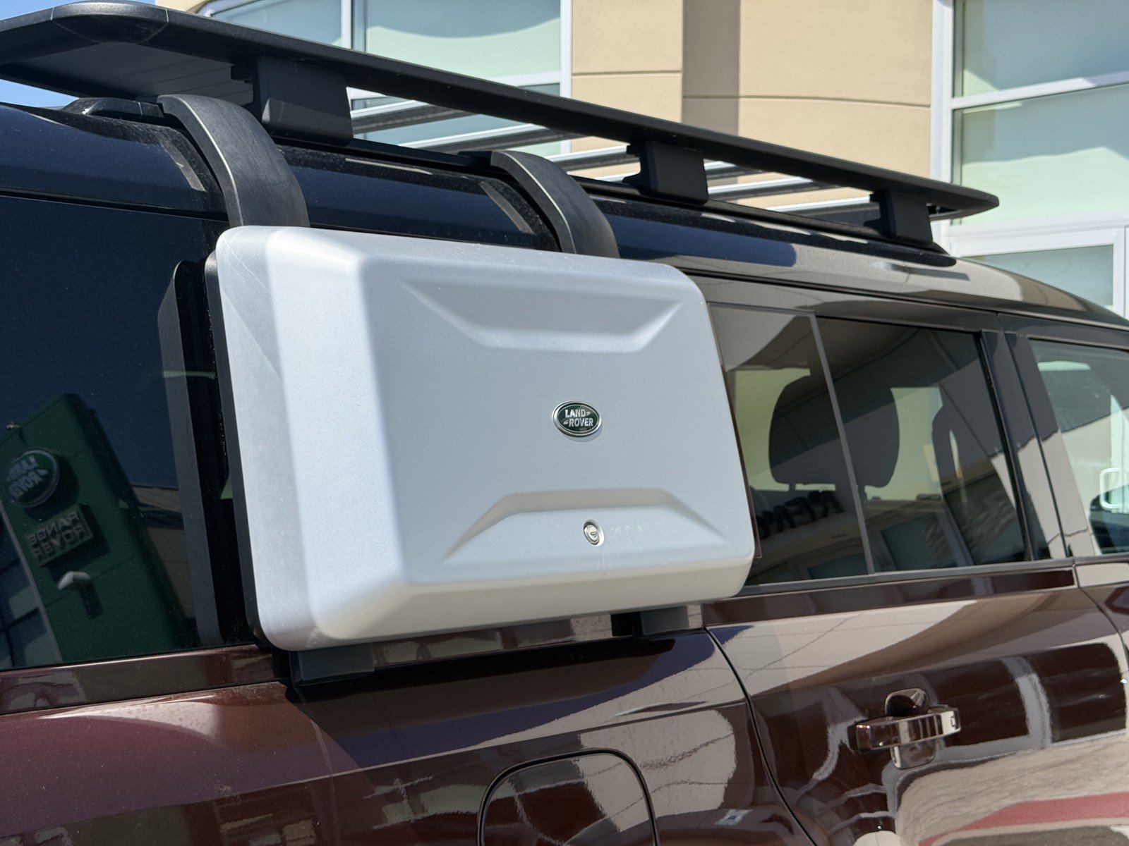 Used 2023 Sedona Red Land Rover X-Dynamic SE image 19