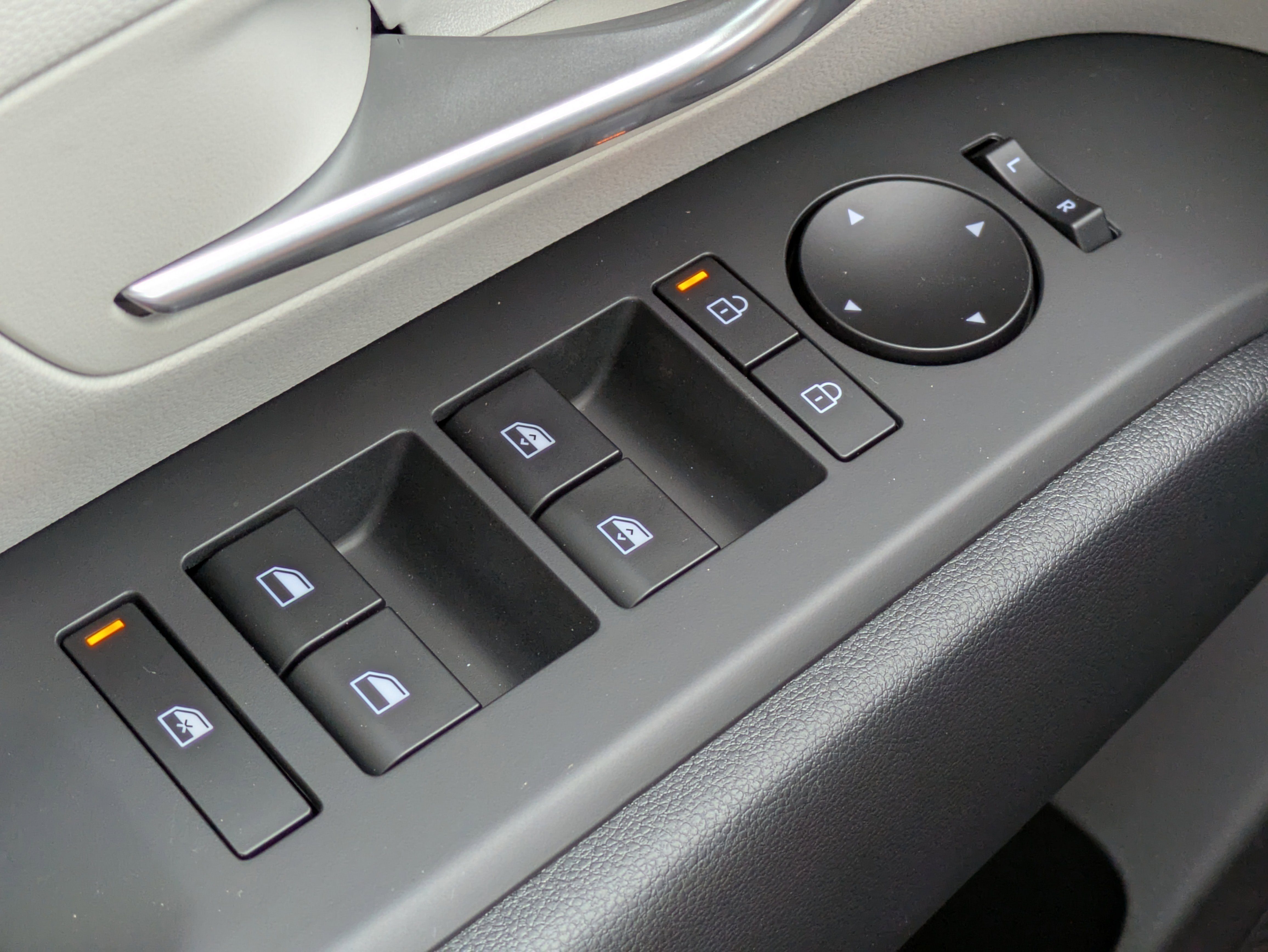New 2026 Ash Black Hyundai SEL AWD image 47