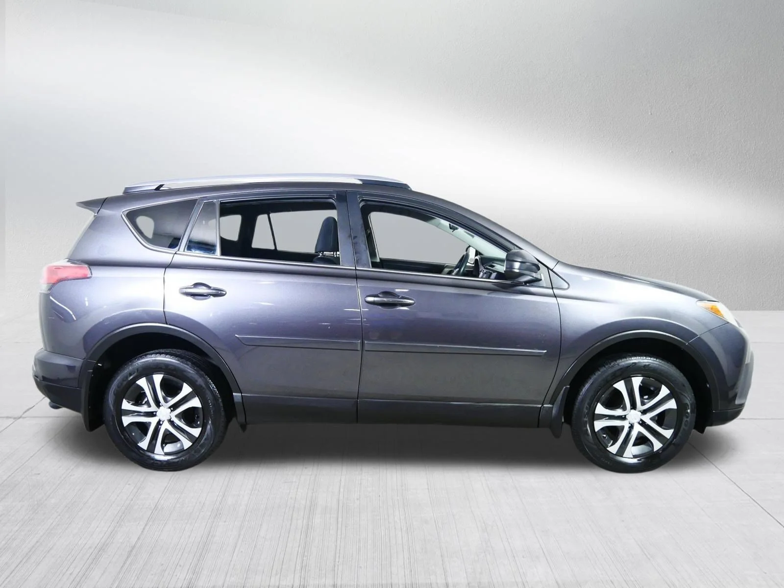 Used 2018 Magnetic Gray Metallic Toyota LE image 8