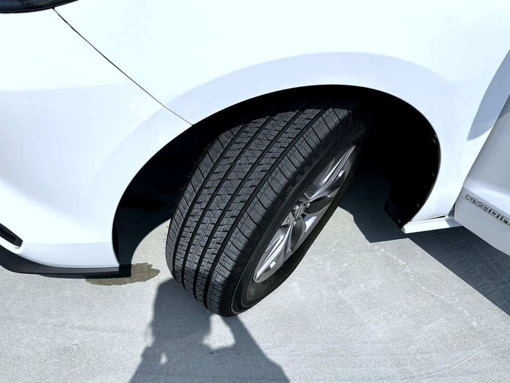 Used 2021 White Toyota LE image 24