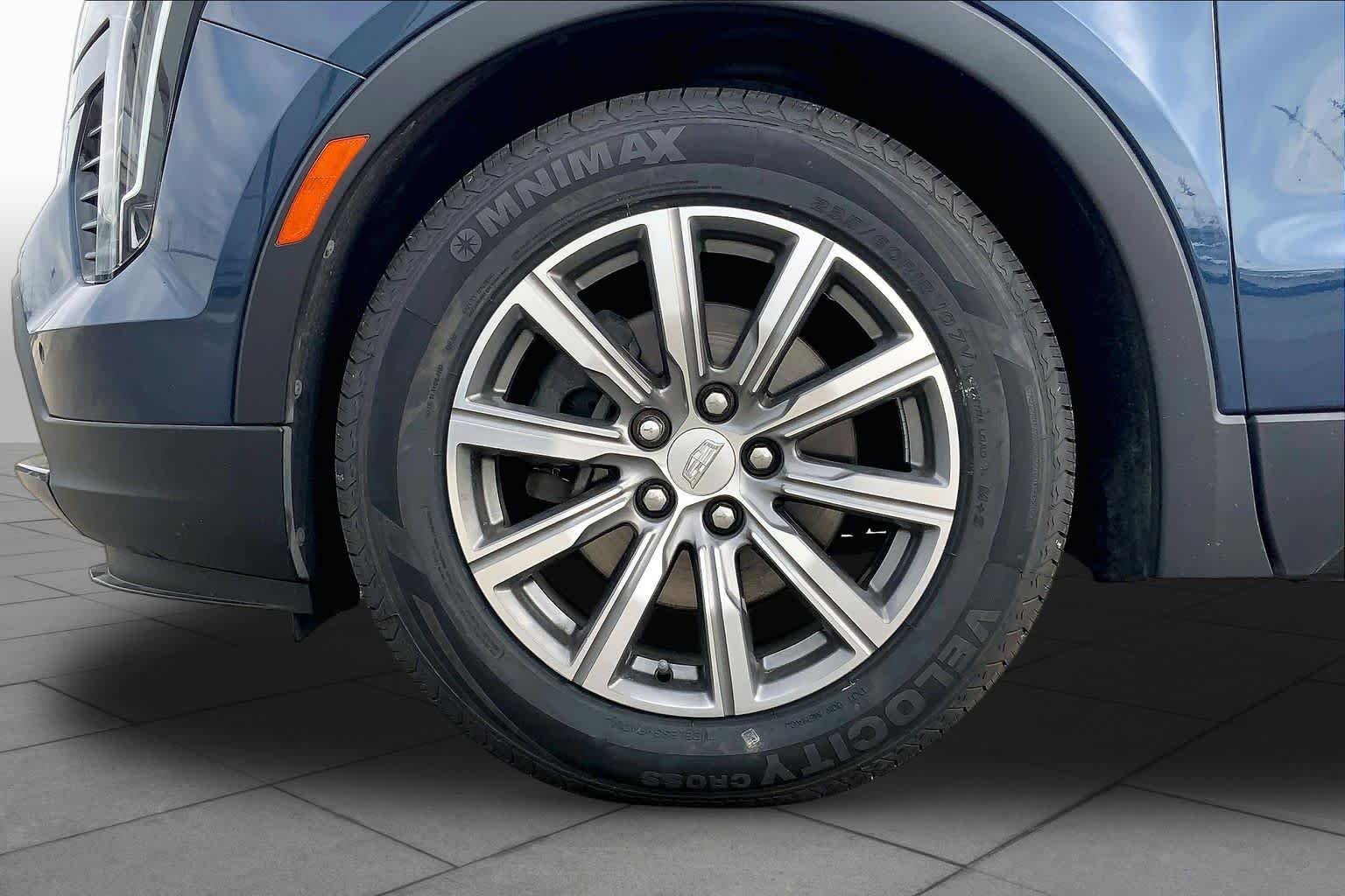 Used 2019 Twilight Blue Metallic Cadillac AWD Sport image 18