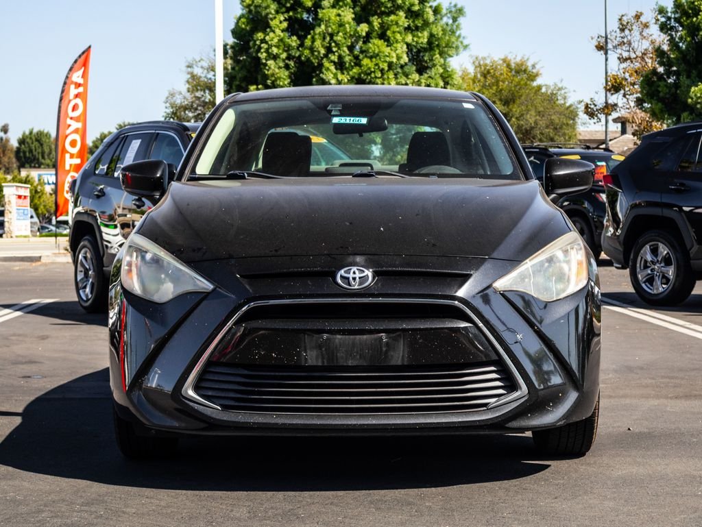 Used 2017  Toyota Base image 2