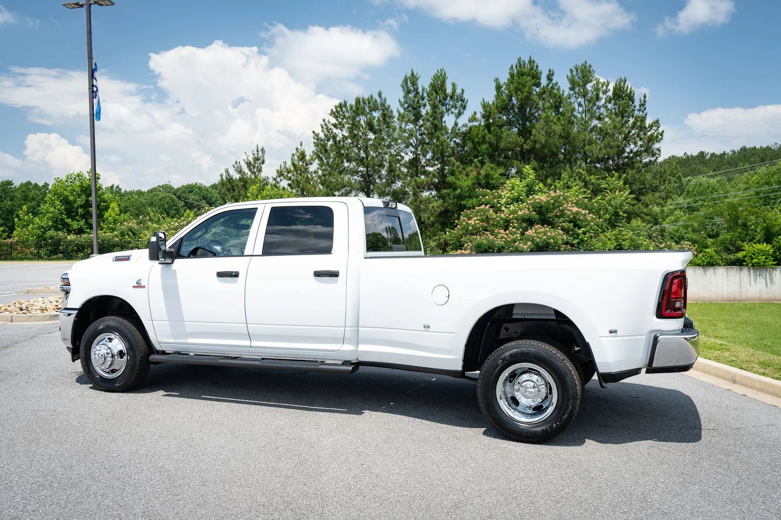 New 2026 Bright White Clear-Coat Exterior Paint RAM Tradesman image 7