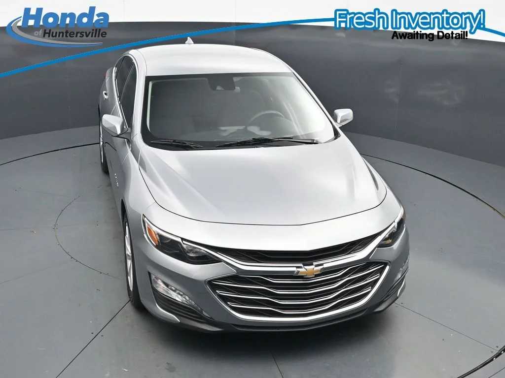 Used 2025 Sterling Gray Metallic Chevrolet LT image 19
