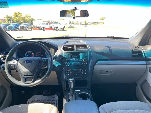 Used 2018 White Ford XLT image 17