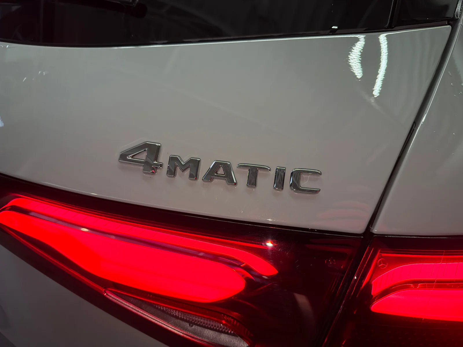 New 2026 White Mercedes-Benz 300 4matic Suv image 28
