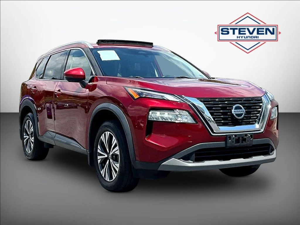 Used 2021 Red Nissan SV image 1