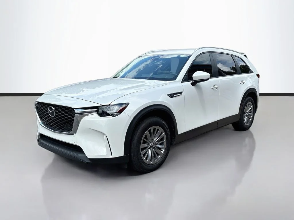 Certified Used 2025 White Mazda 3.3 Turbo Select image 3