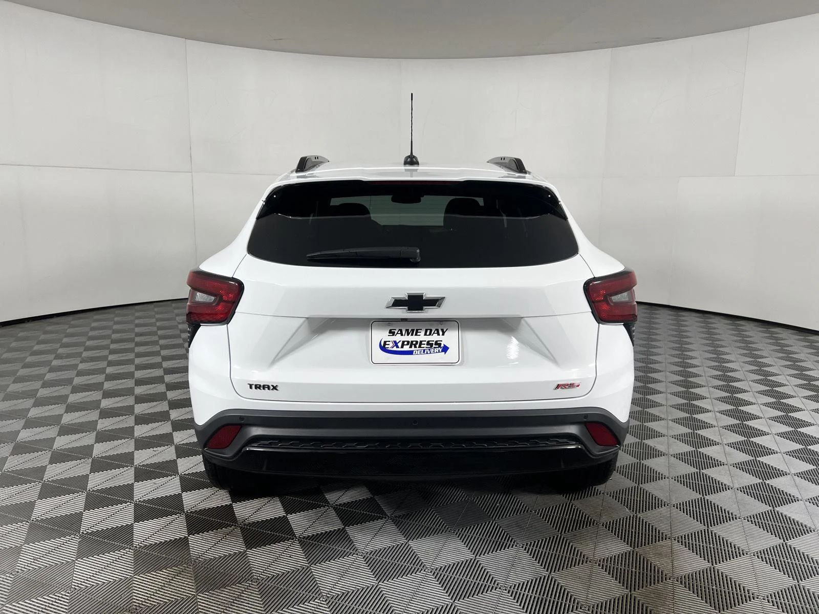 New 2026 Summit White Chevrolet 2RS image 49
