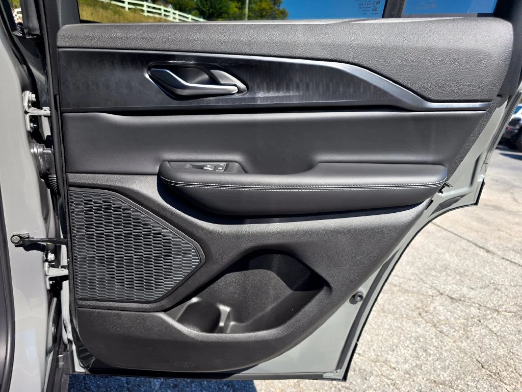 New 2027 Gray Jeep Laredo X image 38
