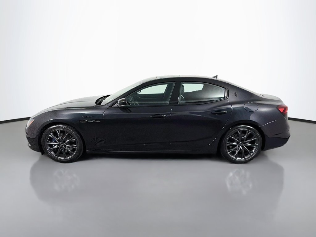 Used 2022 Black Maserati Modena Q4 image 4