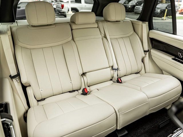 New 2026 Fuji White Land Rover SE image 24