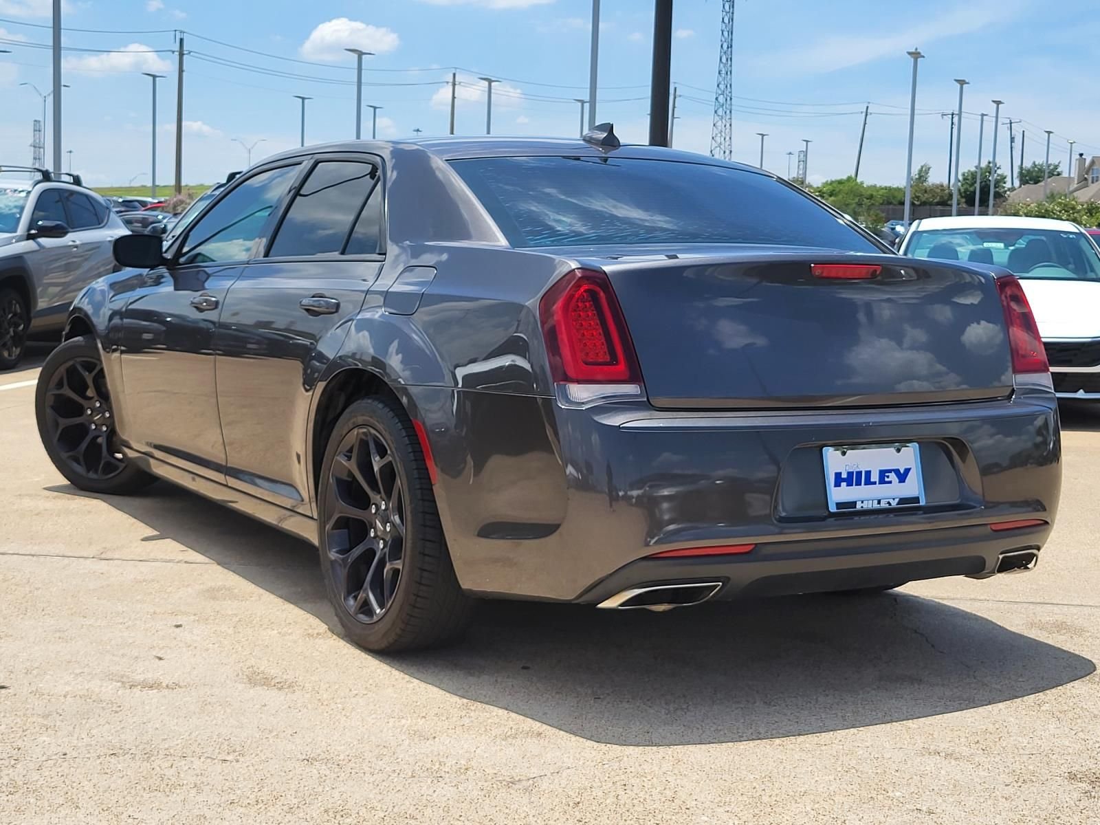 Used 2019 Granite Crystal Metallic Clearcoat Chrysler Touring image 3