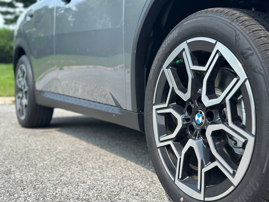 New 2026 Skyscraper Grey Metallic BMW xDrive28i image 8