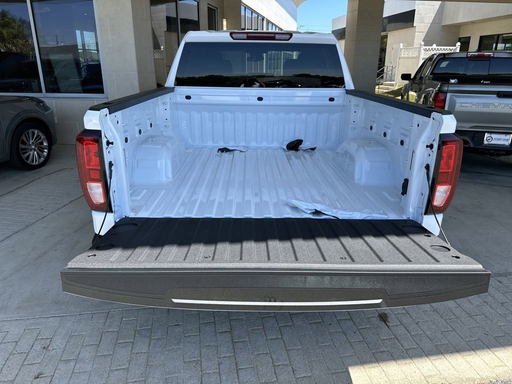 New 2026 Summit White GMC Pro image 29