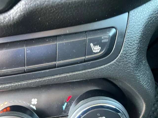 Used 2016 Black Jeep Latitude image 21