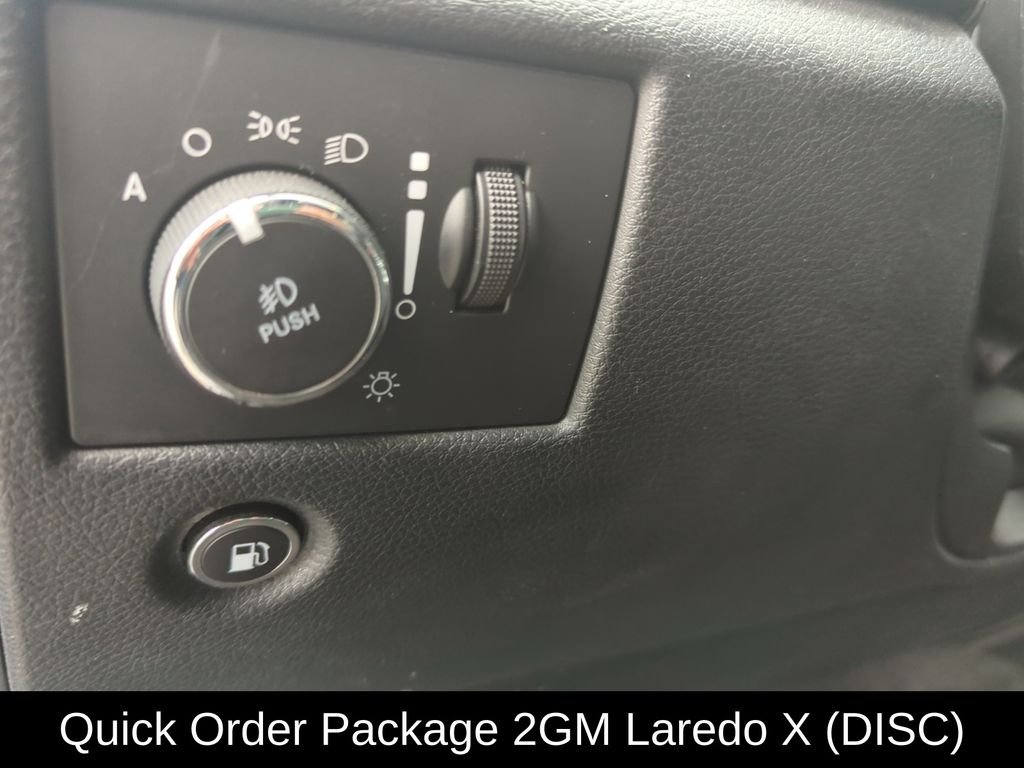Used 2022 Black Jeep Laredo X image 11
