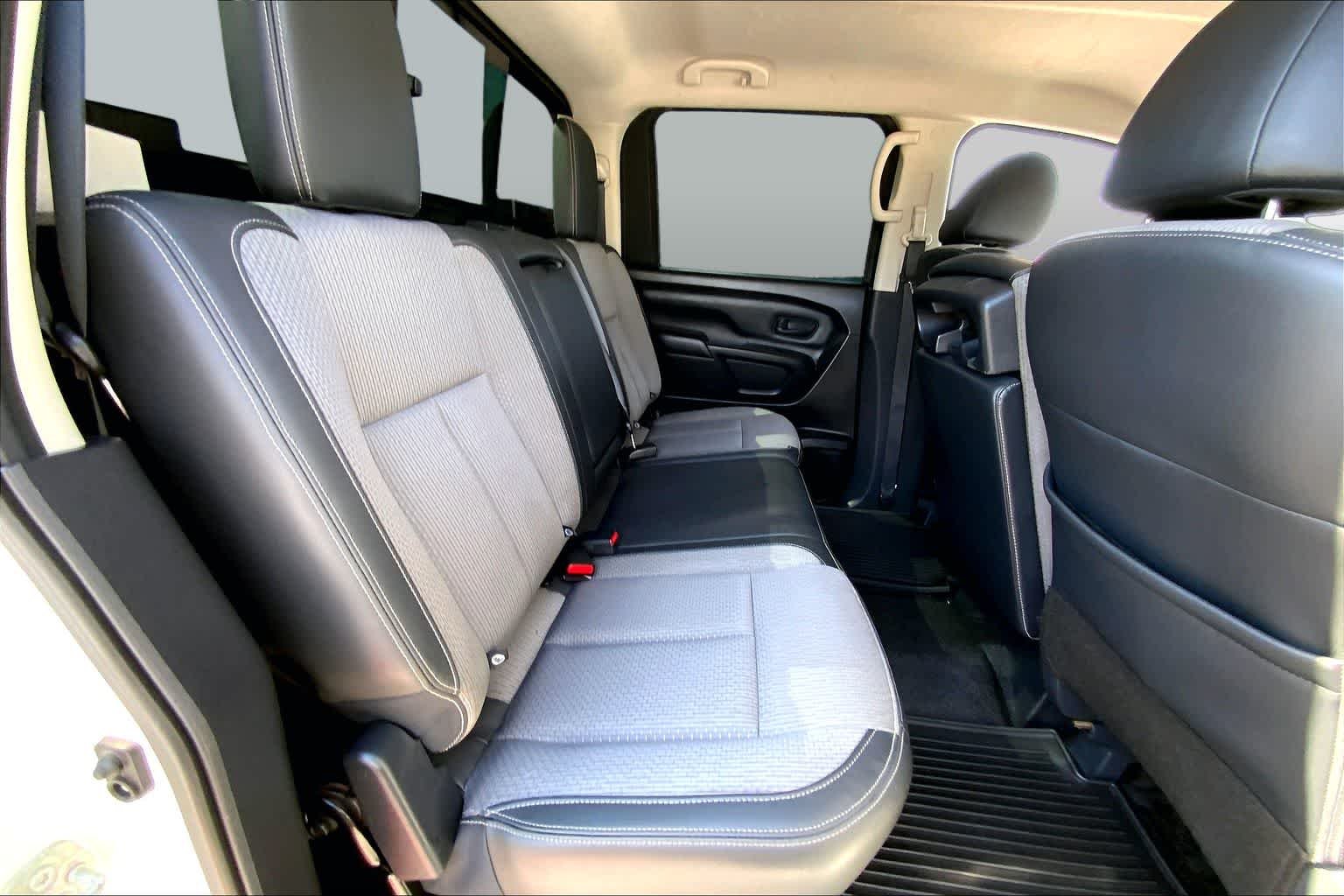Certified Used 2021 Glacier White Nissan S image 17