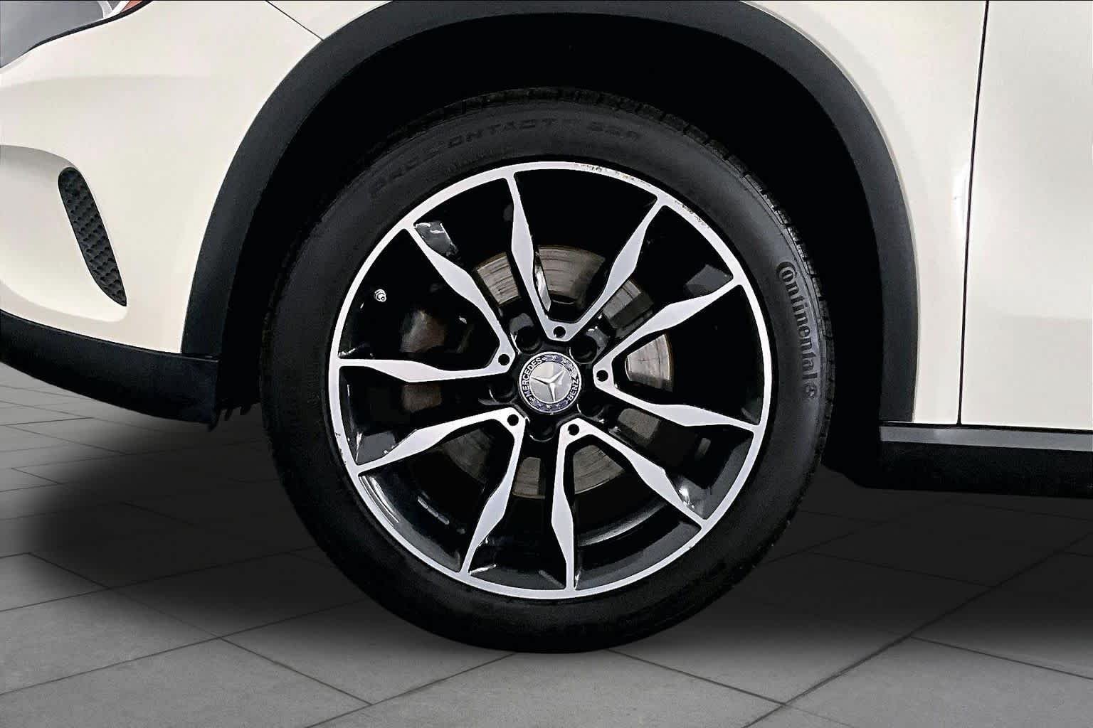 Used 2017 Cirrus White Mercedes-Benz GLA 250 image 11