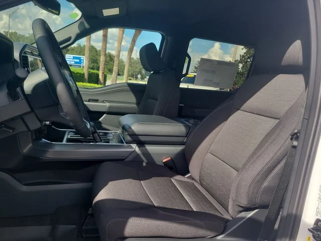 New 2026 Oxford White Ford XLT image 19
