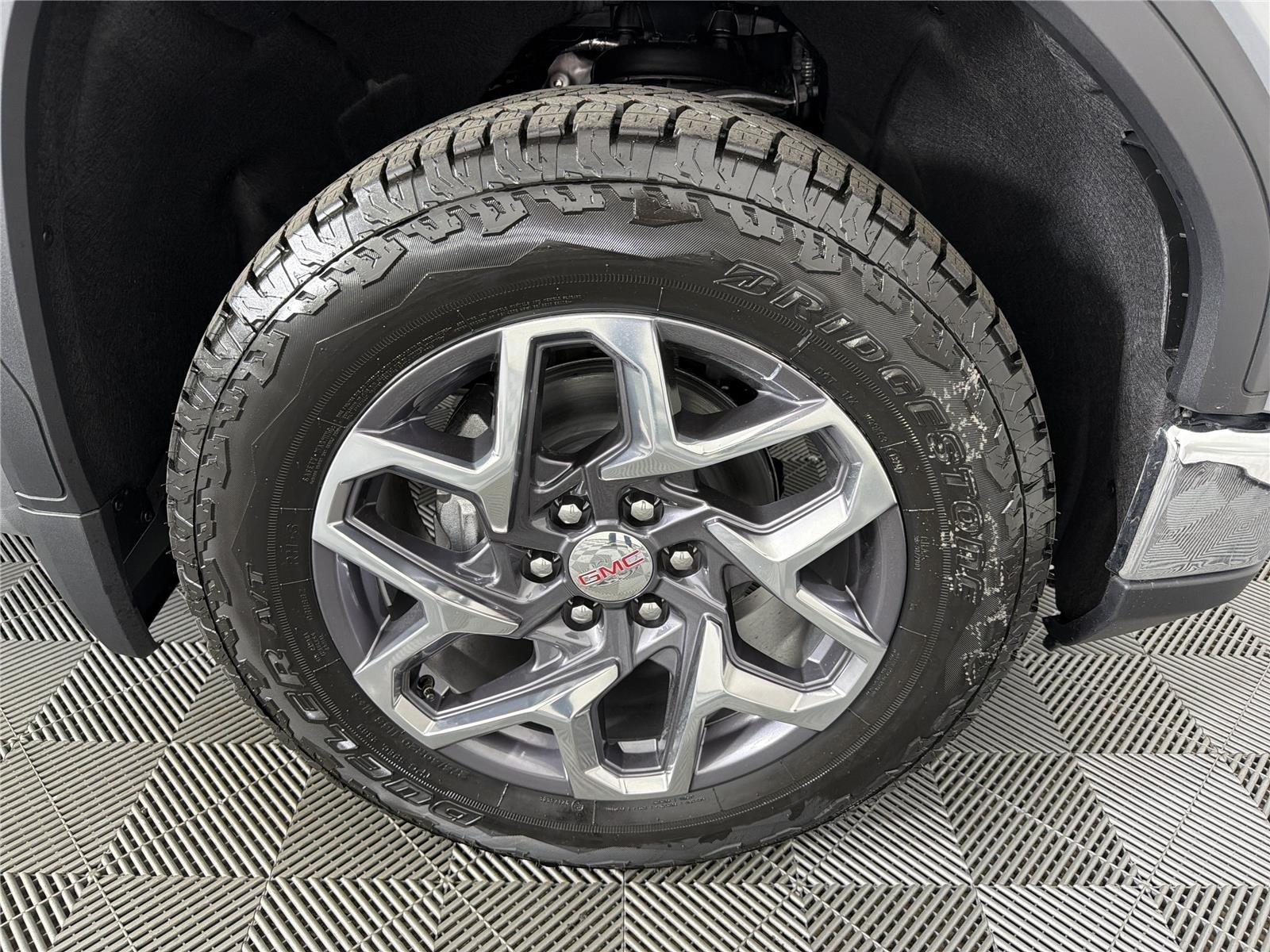 2026 GMC Sierra 1500 SLT - Photo 15