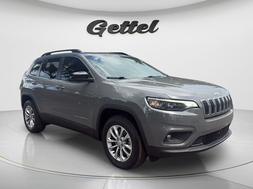 Used 2022 Gray Jeep Latitude Lux image 3