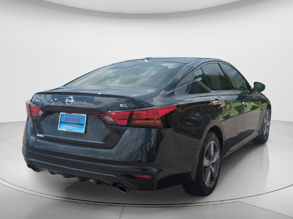 Used 2019 Blue Nissan 2.5 SL image 5