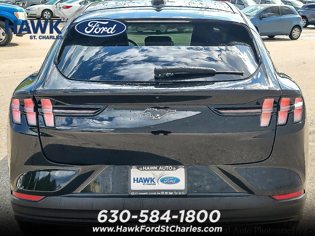 New 2026 Shadow Black Ford Select image 4