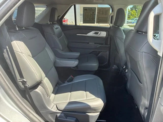 Used 2025 Iconic Silver Metallic Ford Active image 28