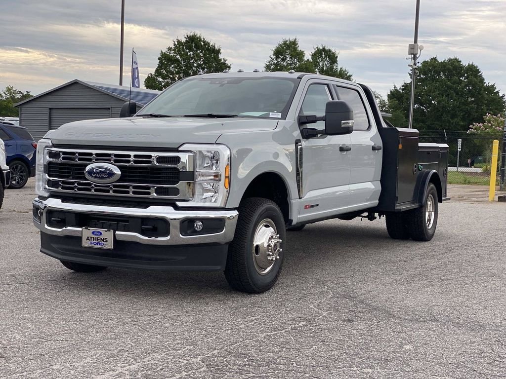 New 2026 Avalanche Ford F-350® XLT image 6