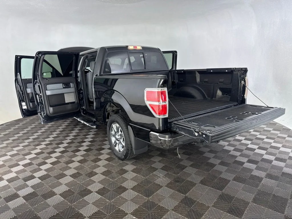 Used 2014 Black Ford XLT image 21