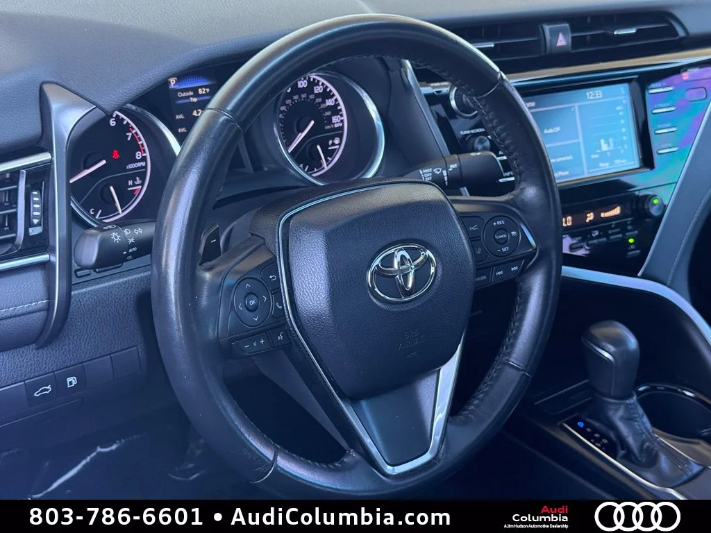 Used 2018 White Toyota SE image 15